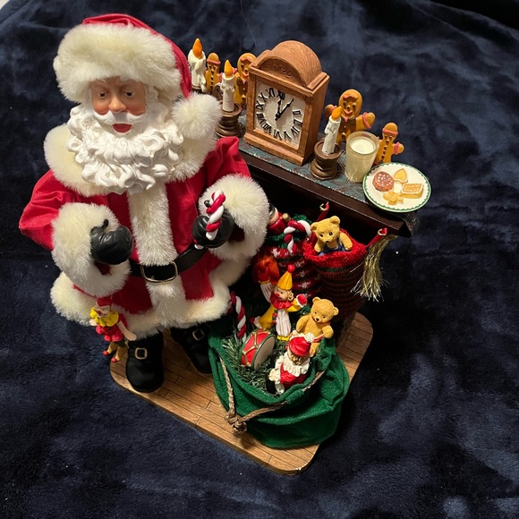 Kirkland Fabric Mache Santa - Picture 2 of 4
